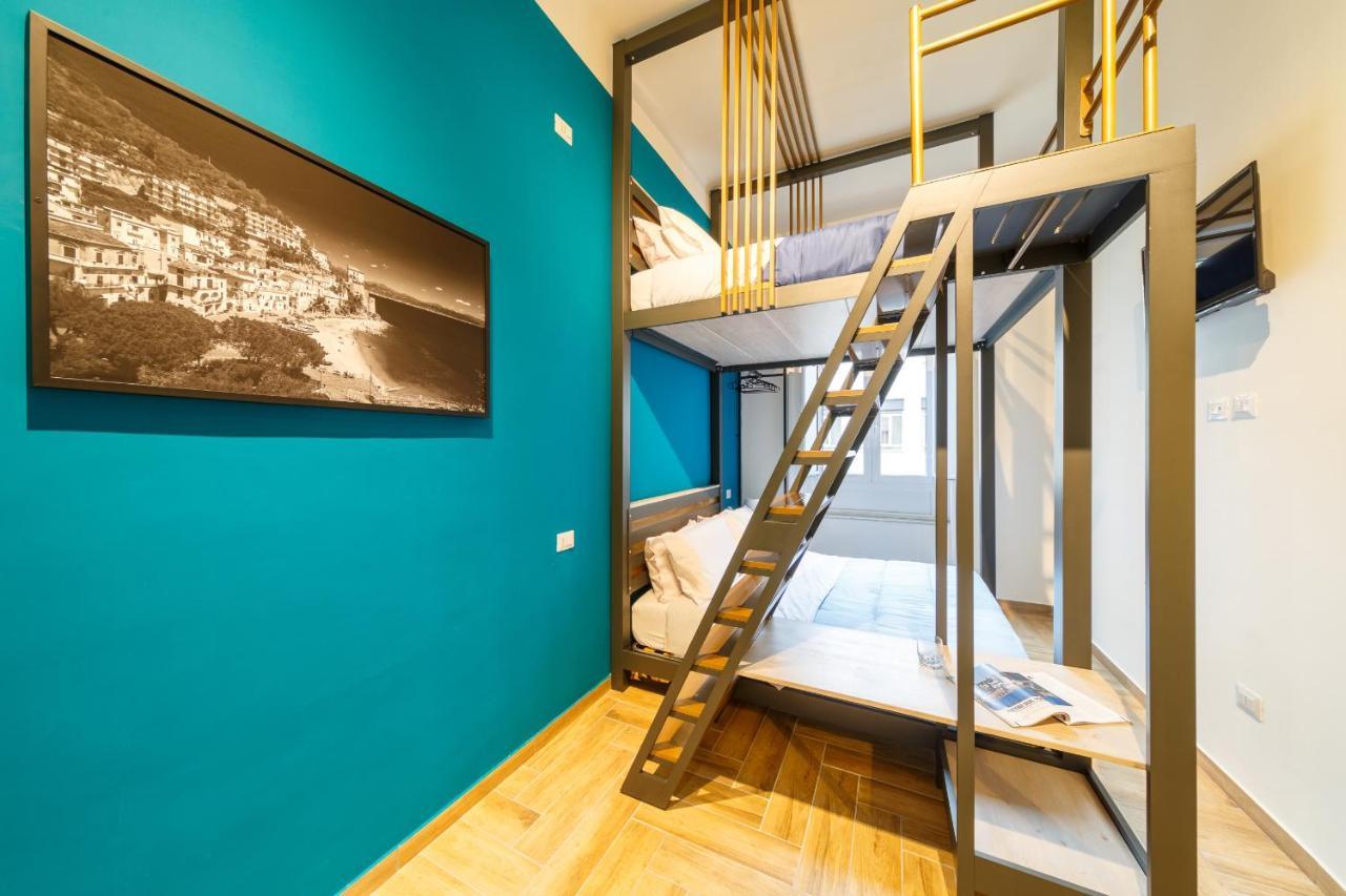 Central Station Apartments & Suites Napels Buitenkant foto