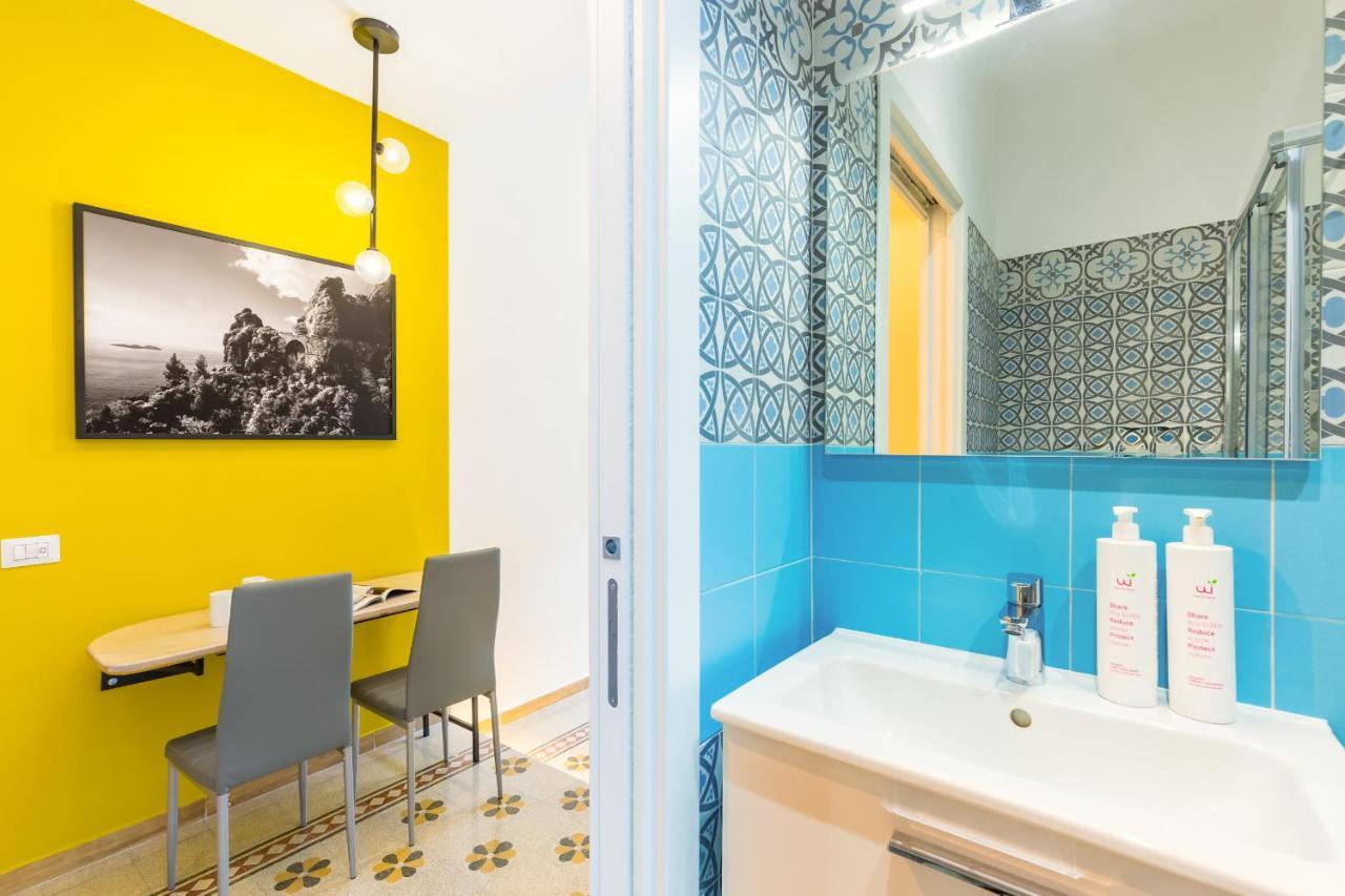 Central Station Apartments & Suites Napels Buitenkant foto