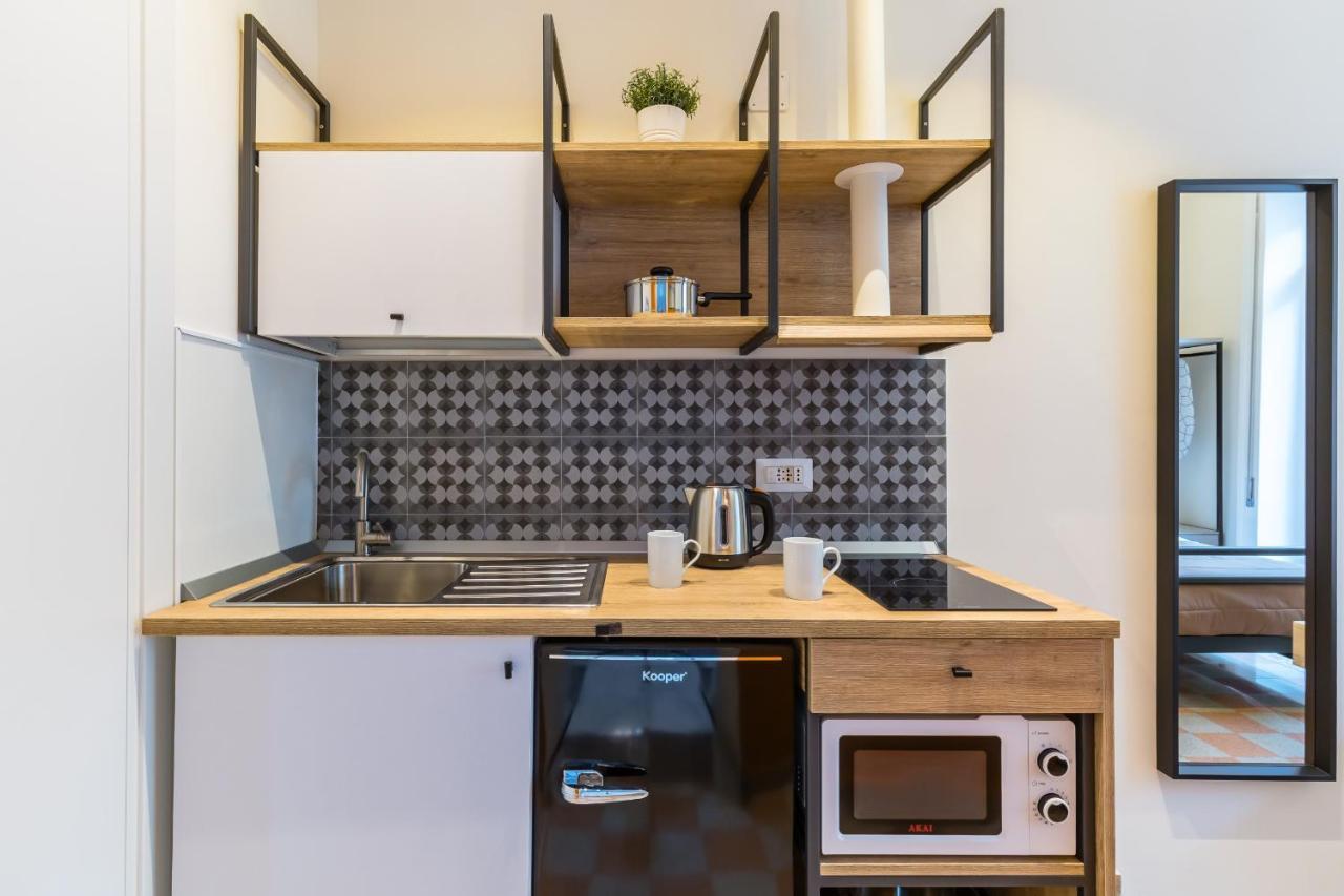 Central Station Apartments & Suites Napels Buitenkant foto