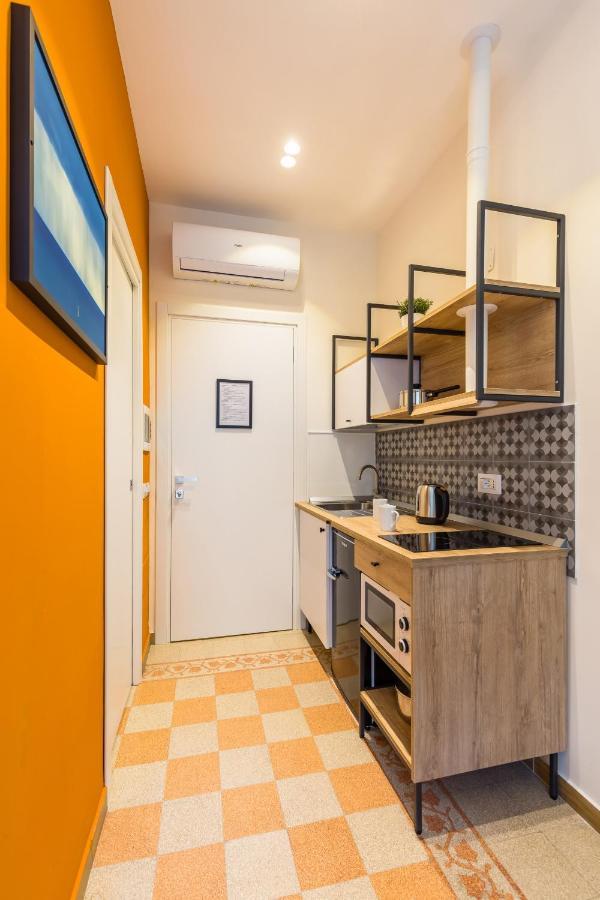 Central Station Apartments & Suites Napels Buitenkant foto