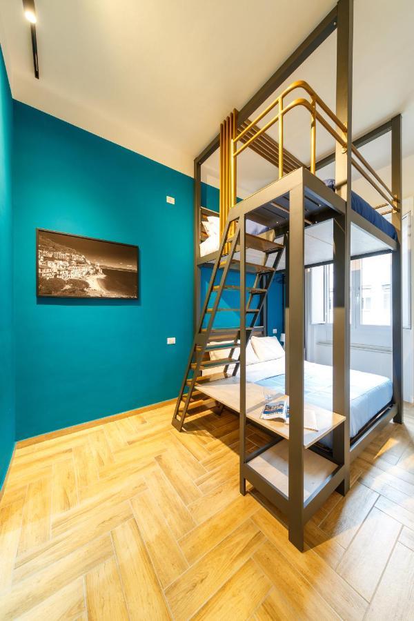 Central Station Apartments & Suites Napels Buitenkant foto