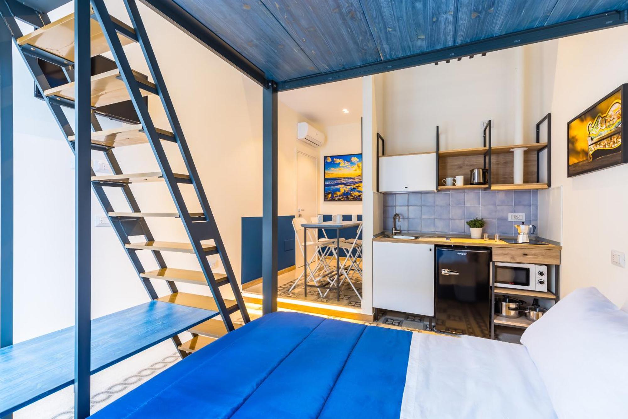 Central Station Apartments & Suites Napels Buitenkant foto