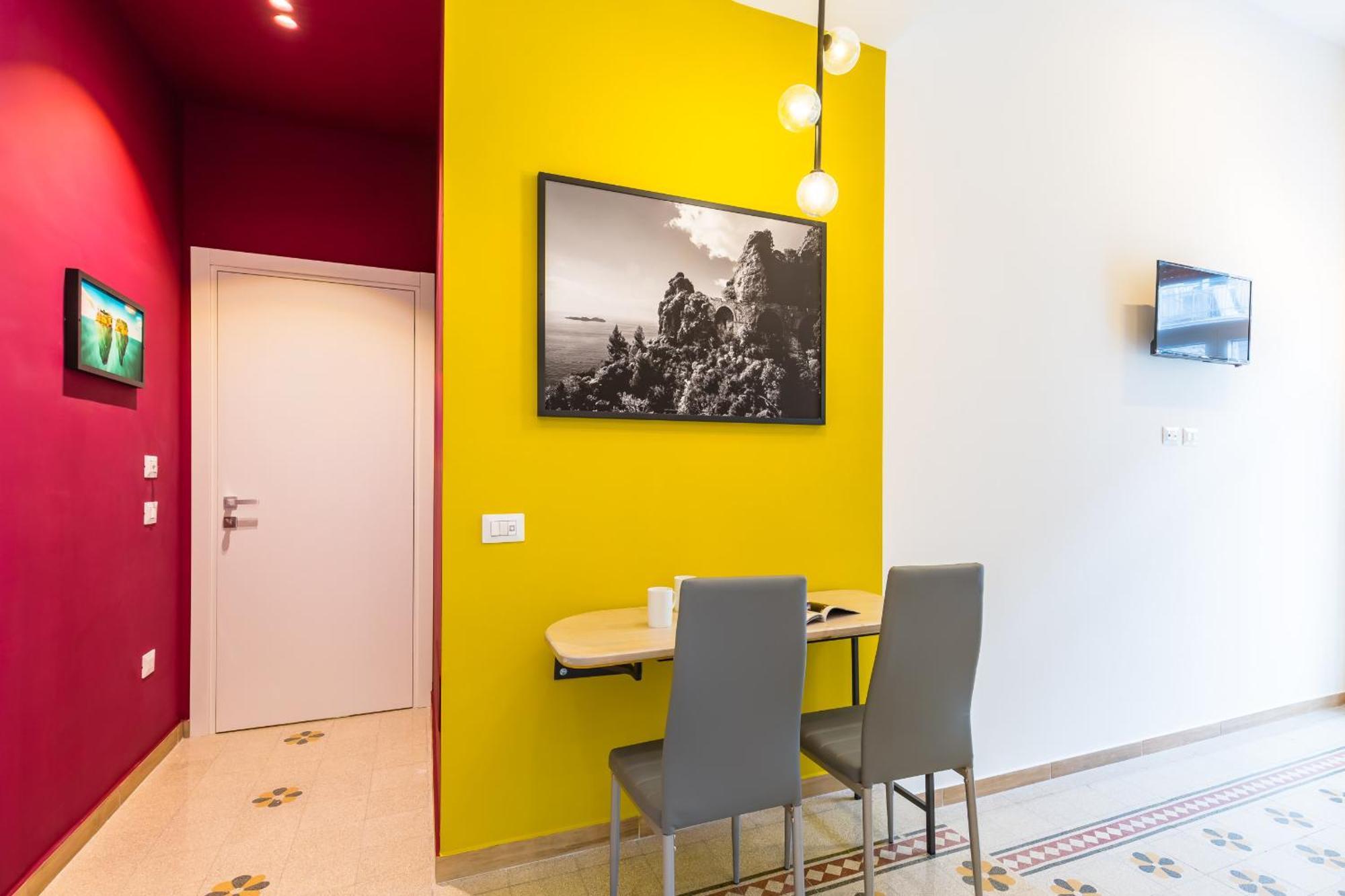 Central Station Apartments & Suites Napels Buitenkant foto
